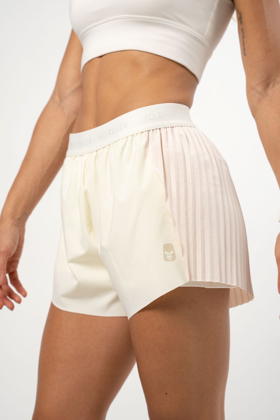 Performance Short – Cream